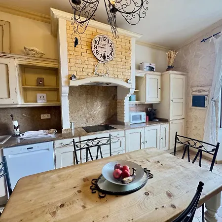 Centre Vue Pour 4 Personnes * Ajaccio (Corsica)